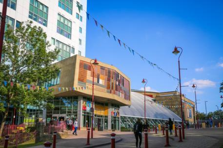 Entrance of the University of Bradford's Richmond building